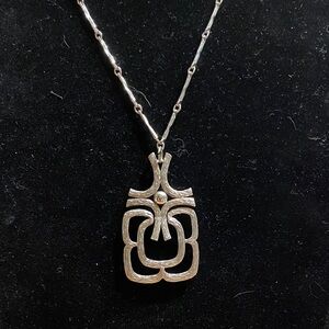 Avon Silver Geometric Articulated Pendant Necklace